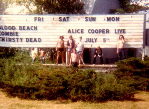 Thunder Bay Drive-In Theatre - Alice Cooper At The Drivein